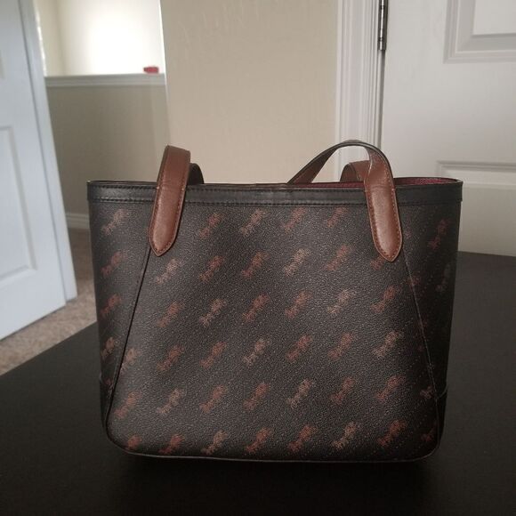 Coach Tote 27 Horse Carriage - Picture 4 of 10